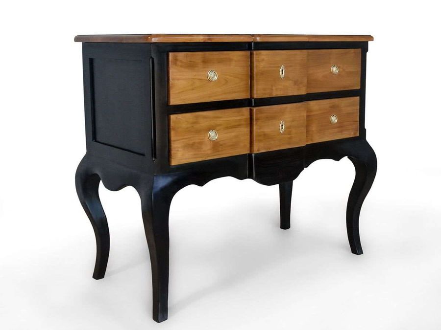 Black wood dresser full view, the cabriole legs shape obviously shown.