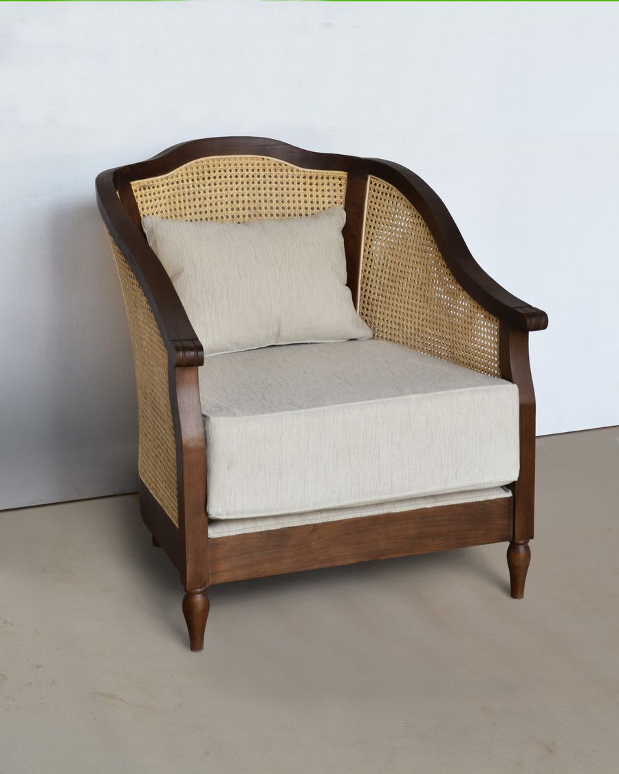 Colonial tub chair front left detail view