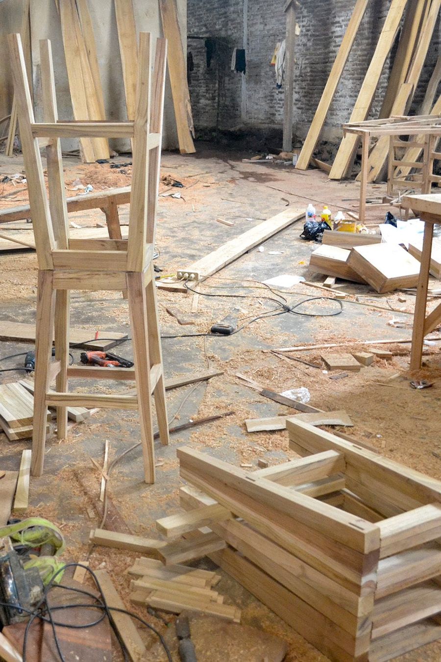 Communal barstool left view