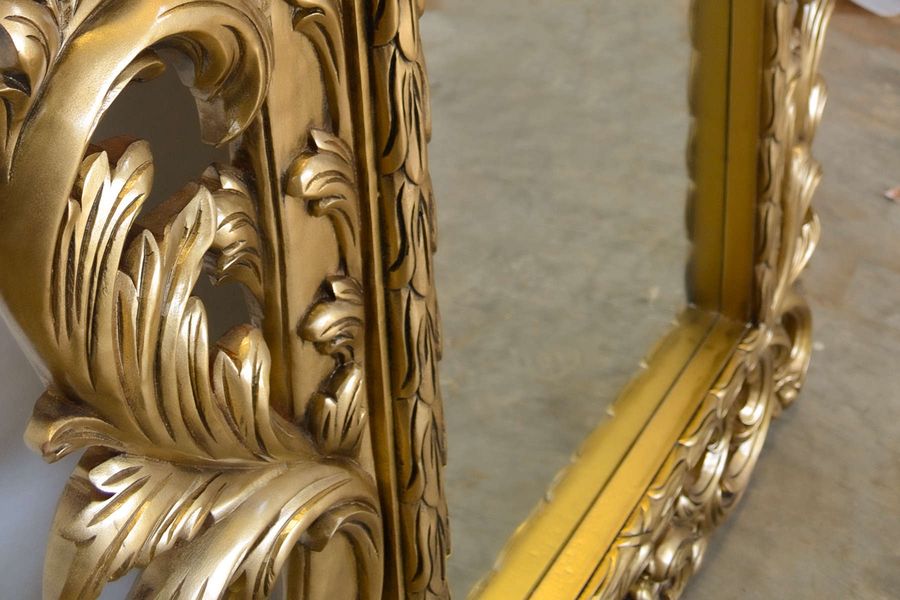 Carving detail bottom