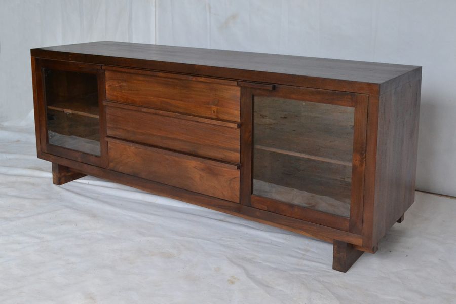 Mokus buffet left front full view