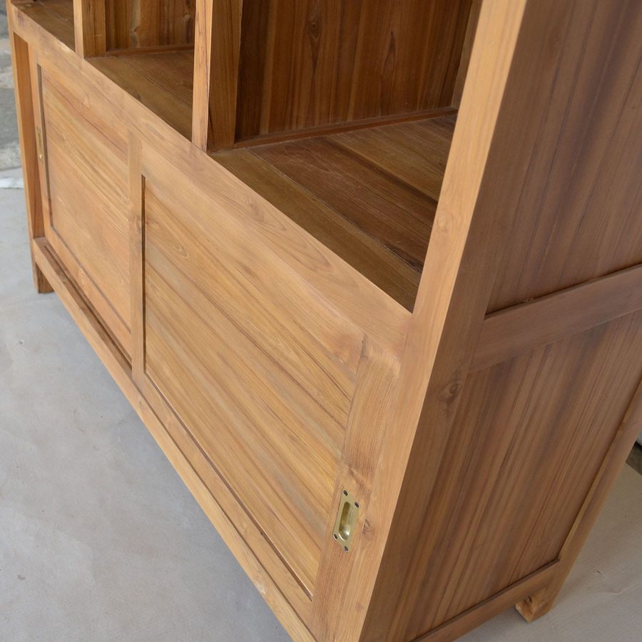 Sliding doors detailed view