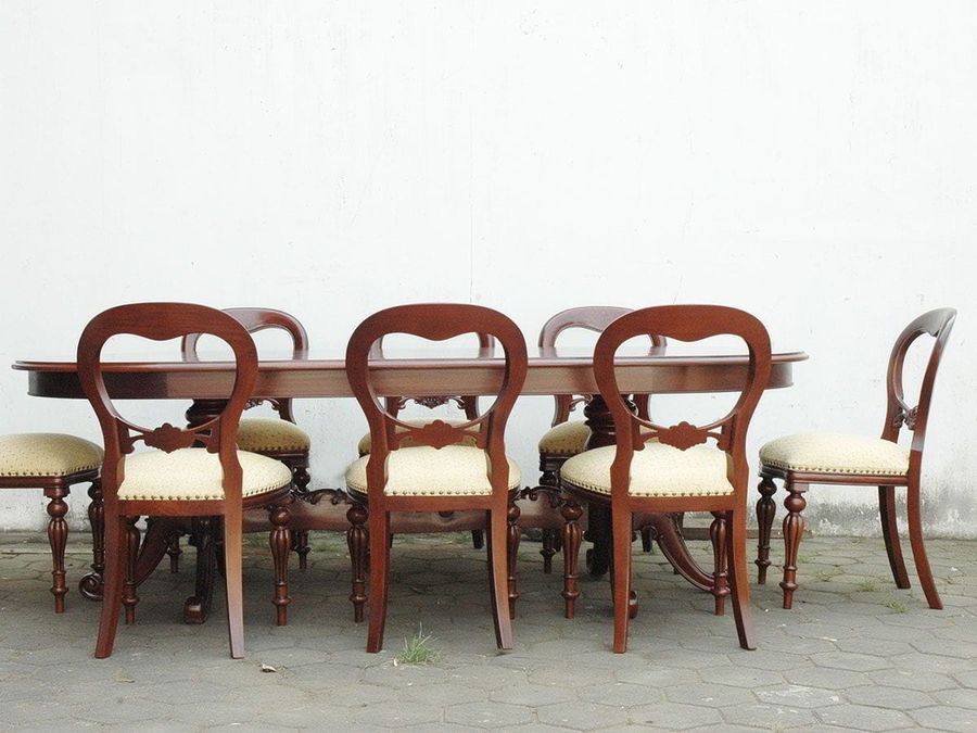 Half round top right apron detail