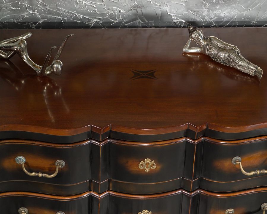 Small inlay on top of the Wavefront dresser 3 drawers