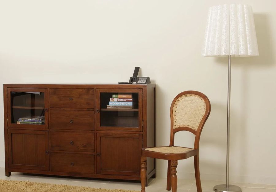 Plain simple sideboard 4 doors and 4 drawers
