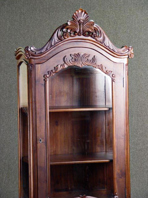 Glass doors hutch baroque vitrine