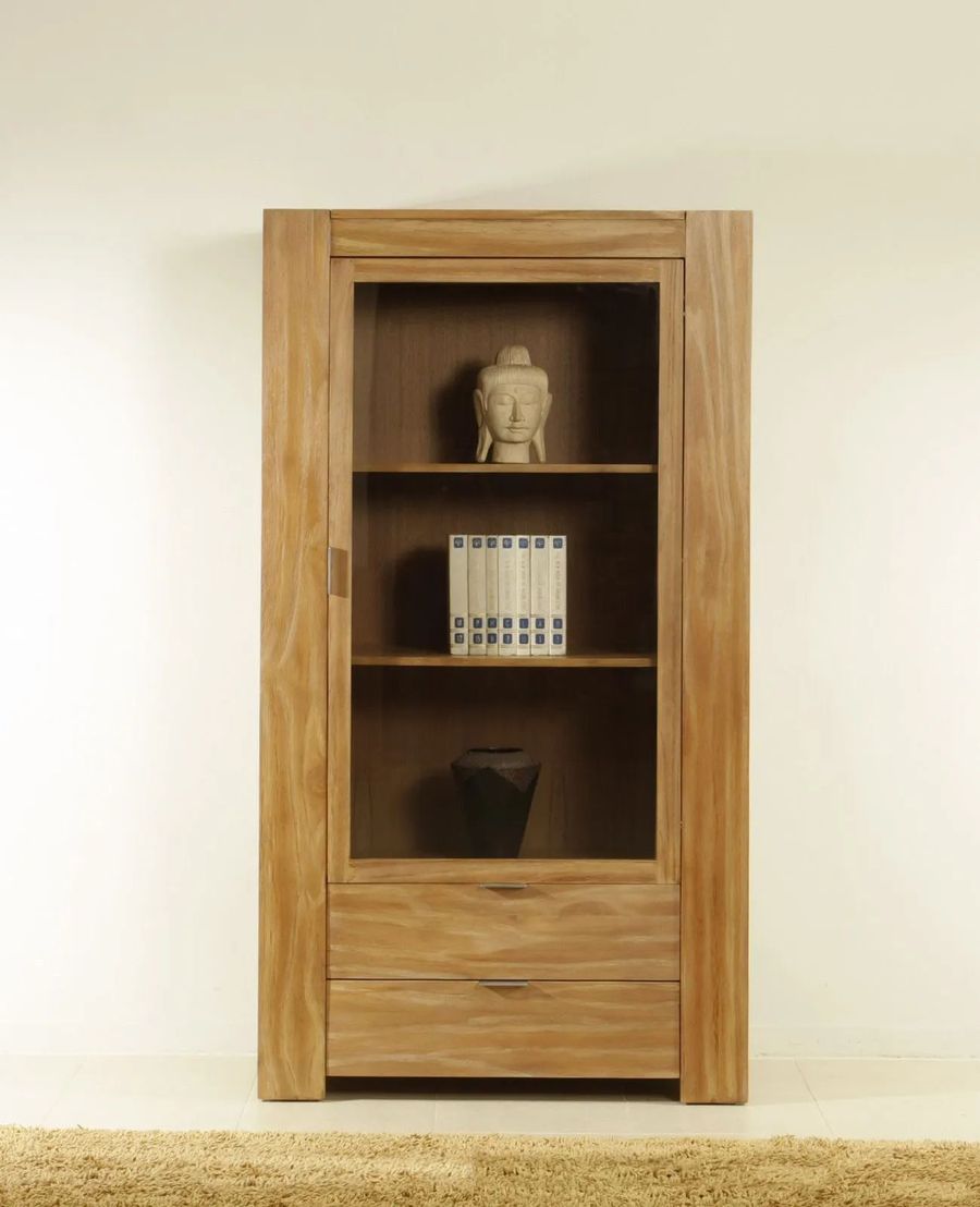 Plain simple vitrine natural color front view