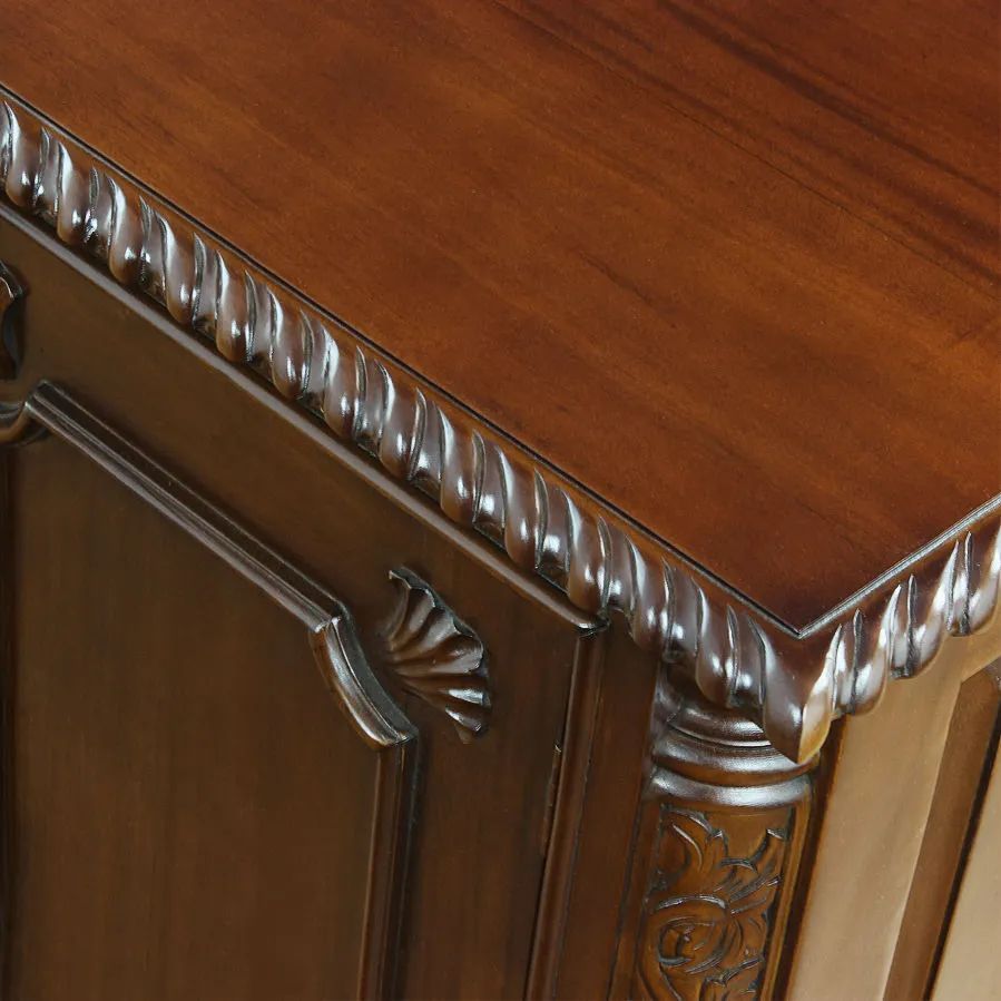 Accented edges teardrops carving detail