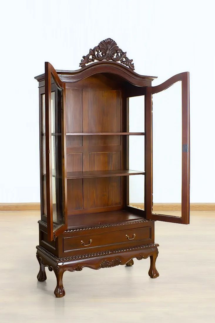 Chippendale vitrine 2 glass doors opened