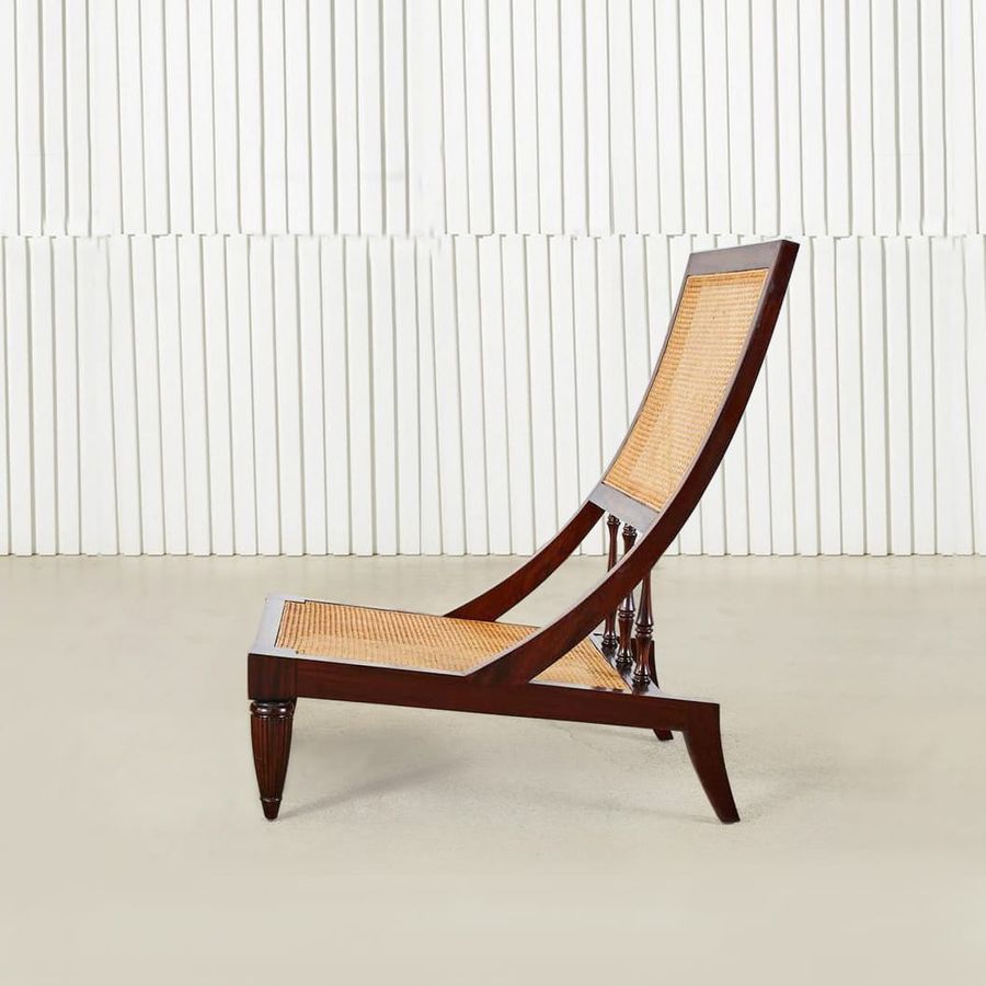 Left side detail of the colonial lazy chair