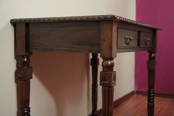 Left side detail of the colonial console table