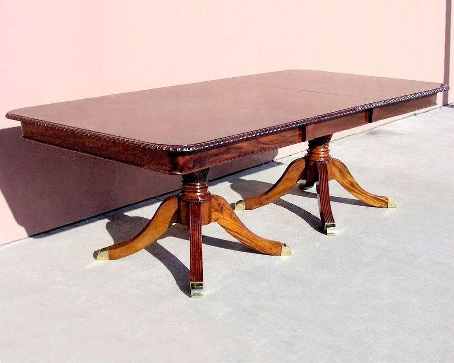 Regency dining table using single leaf extension mahogany wood