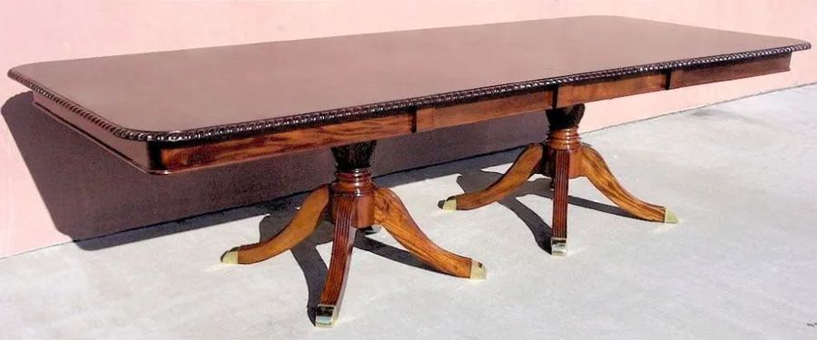 Regency dining table using two extensions