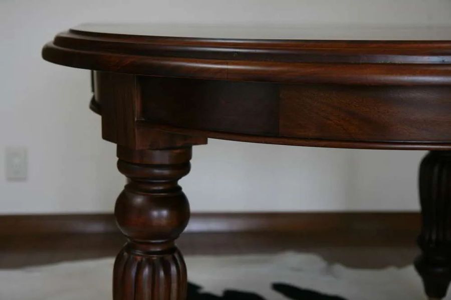Plain solid wood moulding edge top leaf