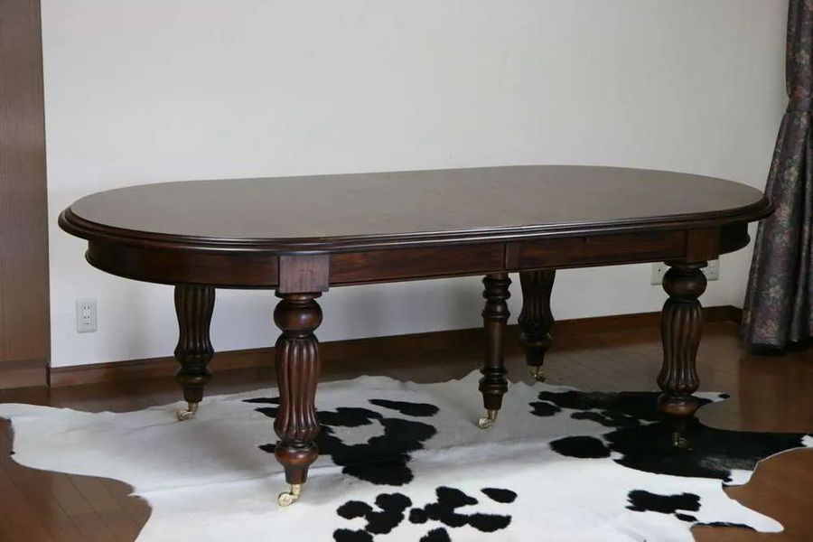 Sheraton extendable oval top dining table