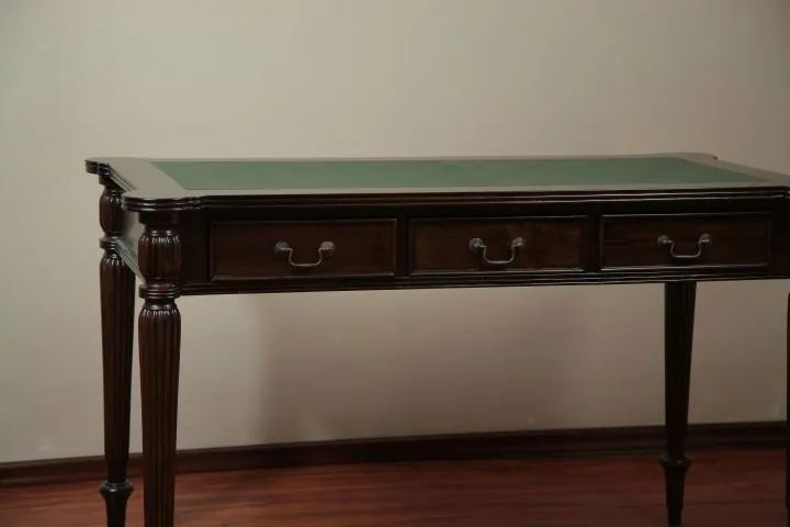 Front apron detail of the Sheraton writing table