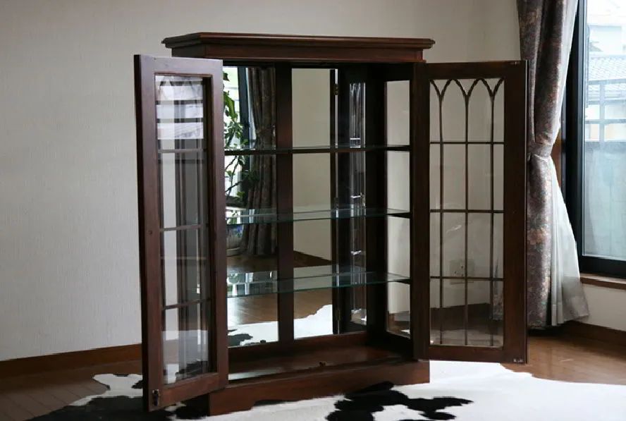 Small display cabinet opened