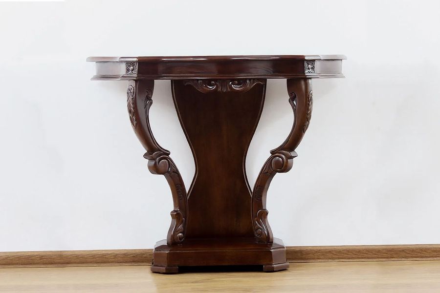 Frons side detailed vies of the fiddle carving wall table