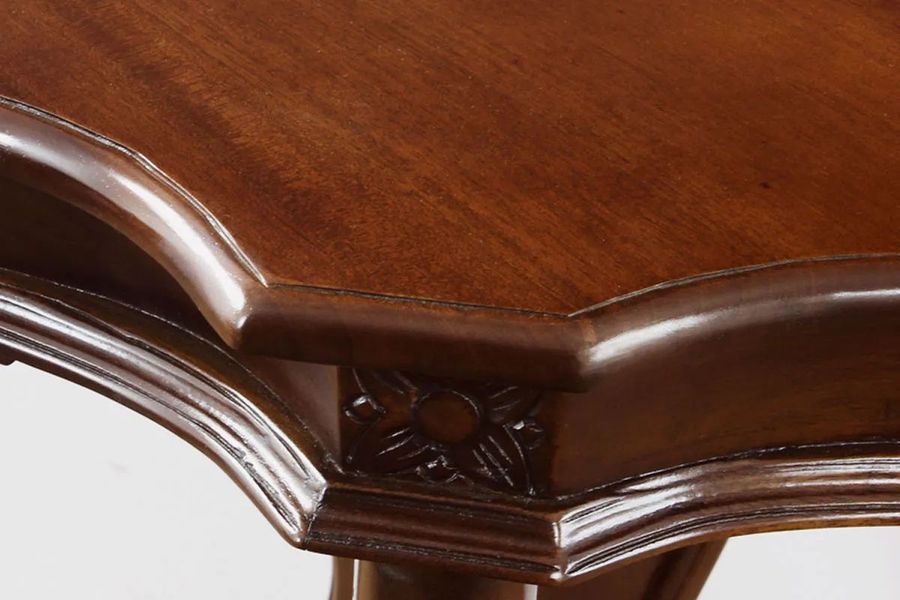 Profile edges top leaf and apron of fiddle carving wall table