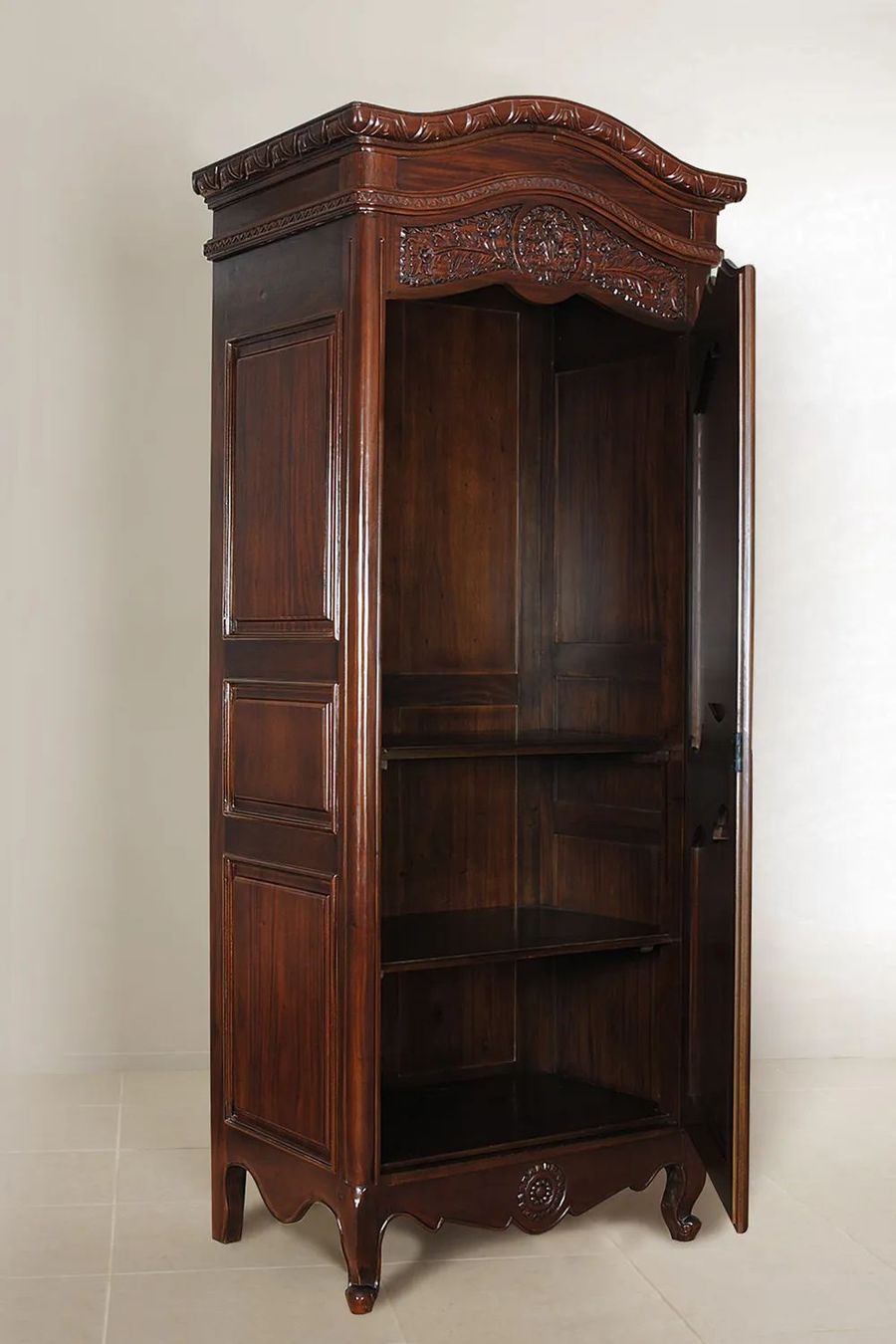 Bridal armoire 1 door opened