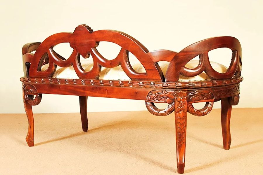 Back side detailed view of the Rococo bedroom bench