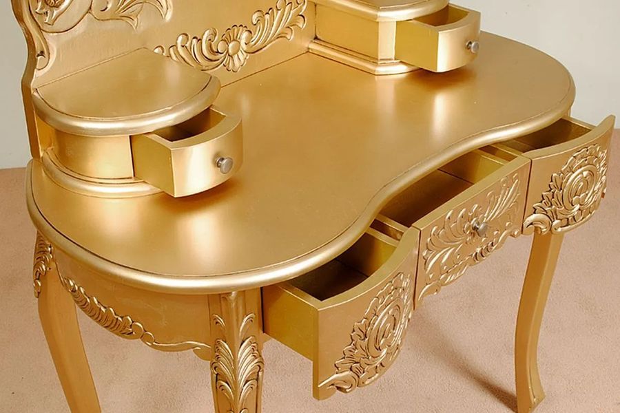 Dovetailed drawer pulled and top leaf detail of Rococo carving bedroom vanity