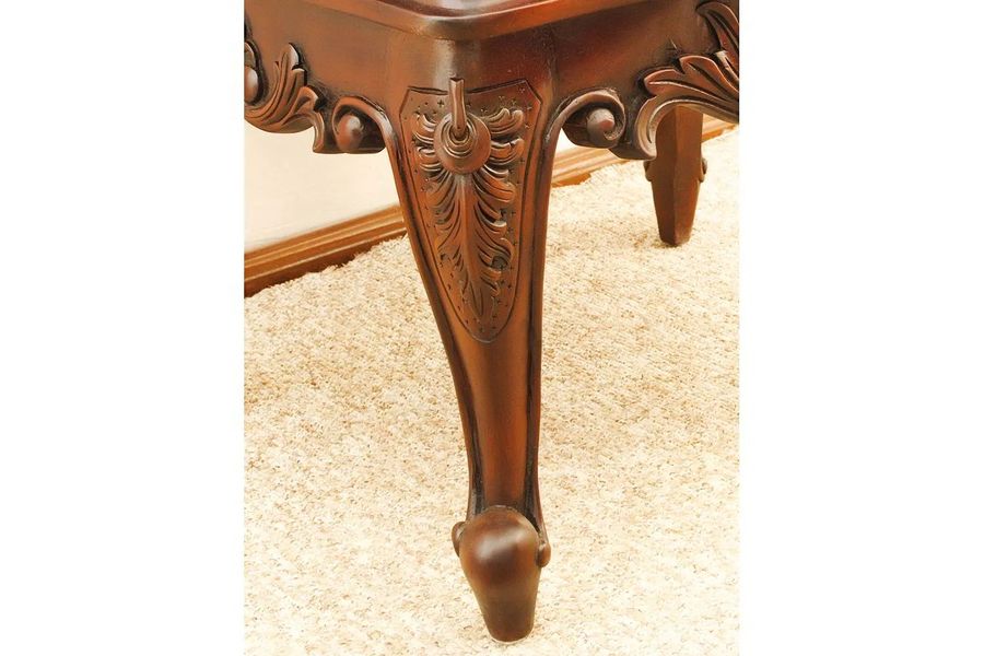Flower carving knee detail of Rococo nightstand 2 drawers
