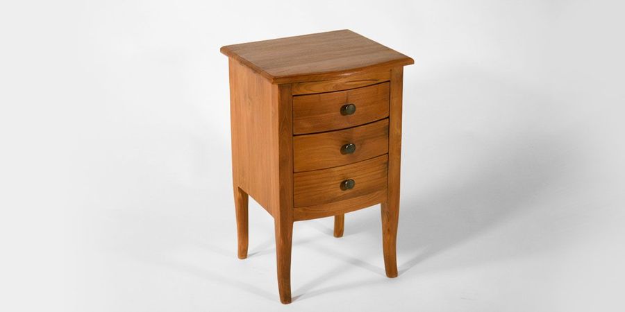 Raised front teak chest
