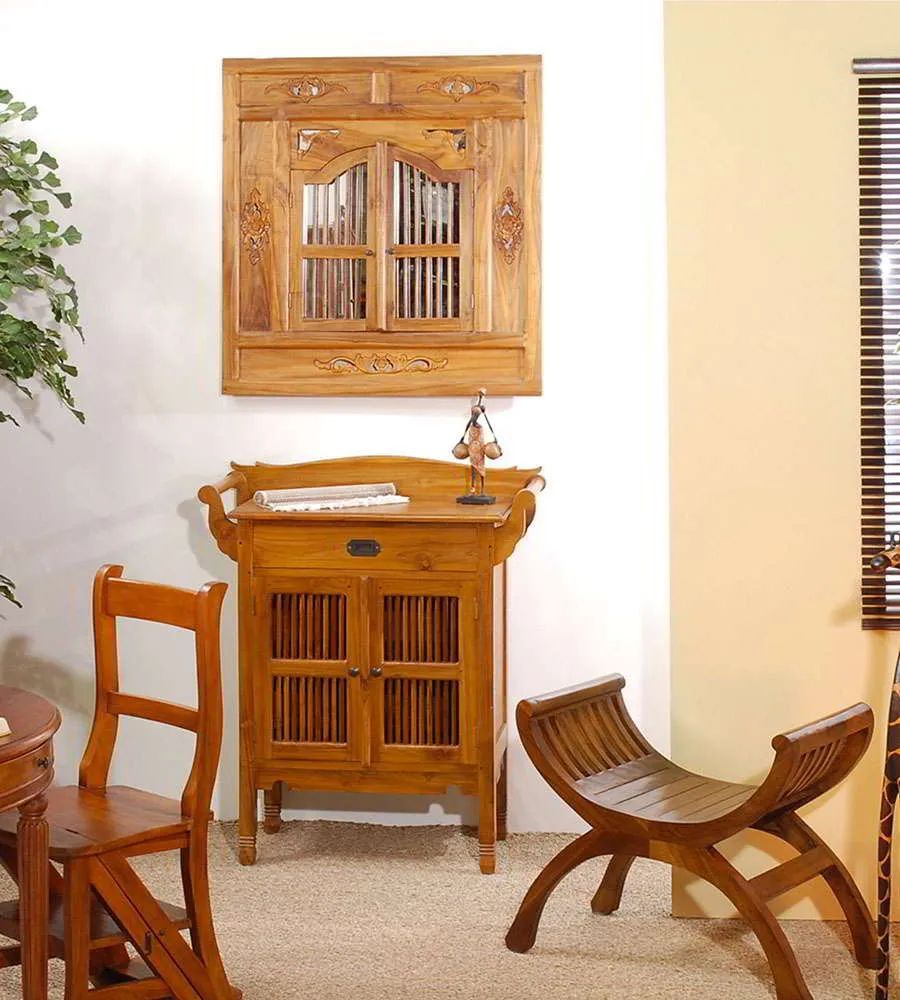 Batavian mirror with vanity