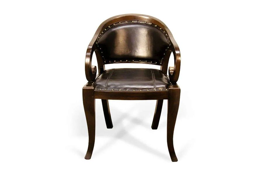 Front detail of the Ganesha chair teak leather