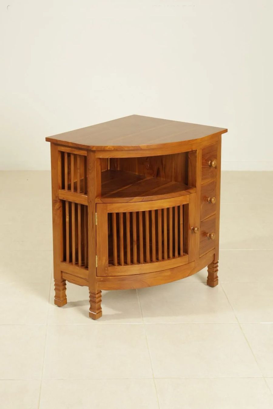 Trellis corner buffet 3 drawers left