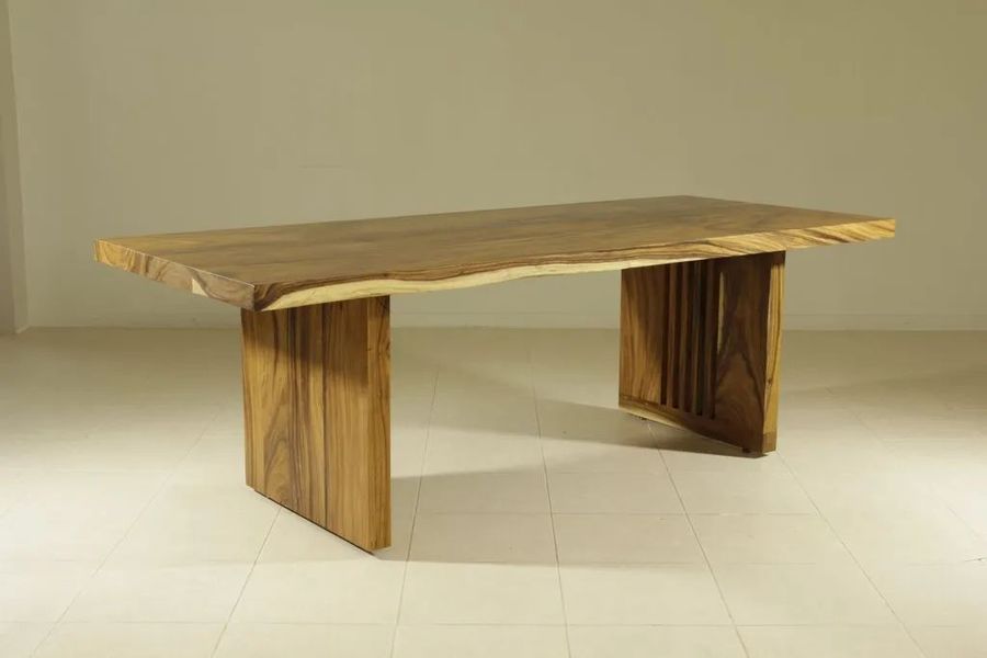 The mission pedestals on the left side